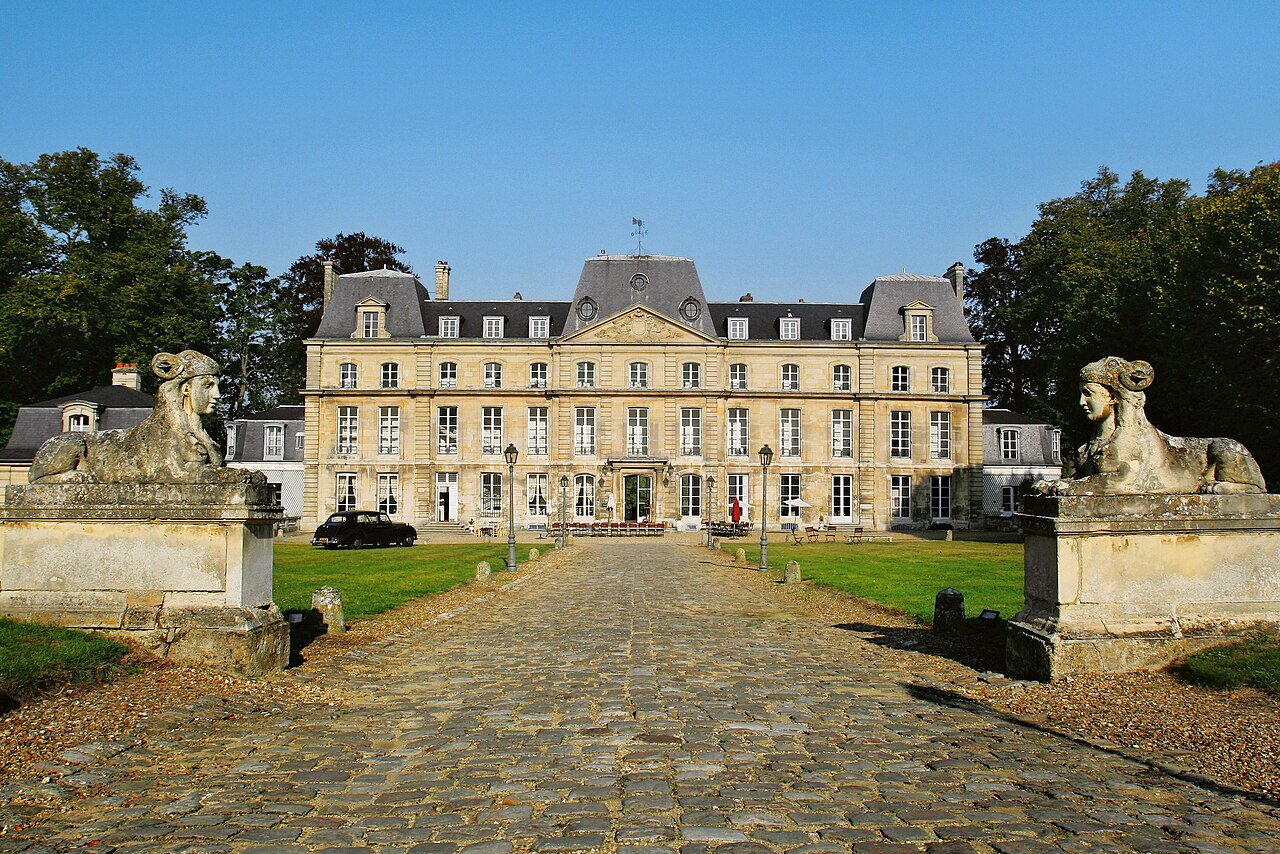 Château de Nointel (Val d'Oise).jpg