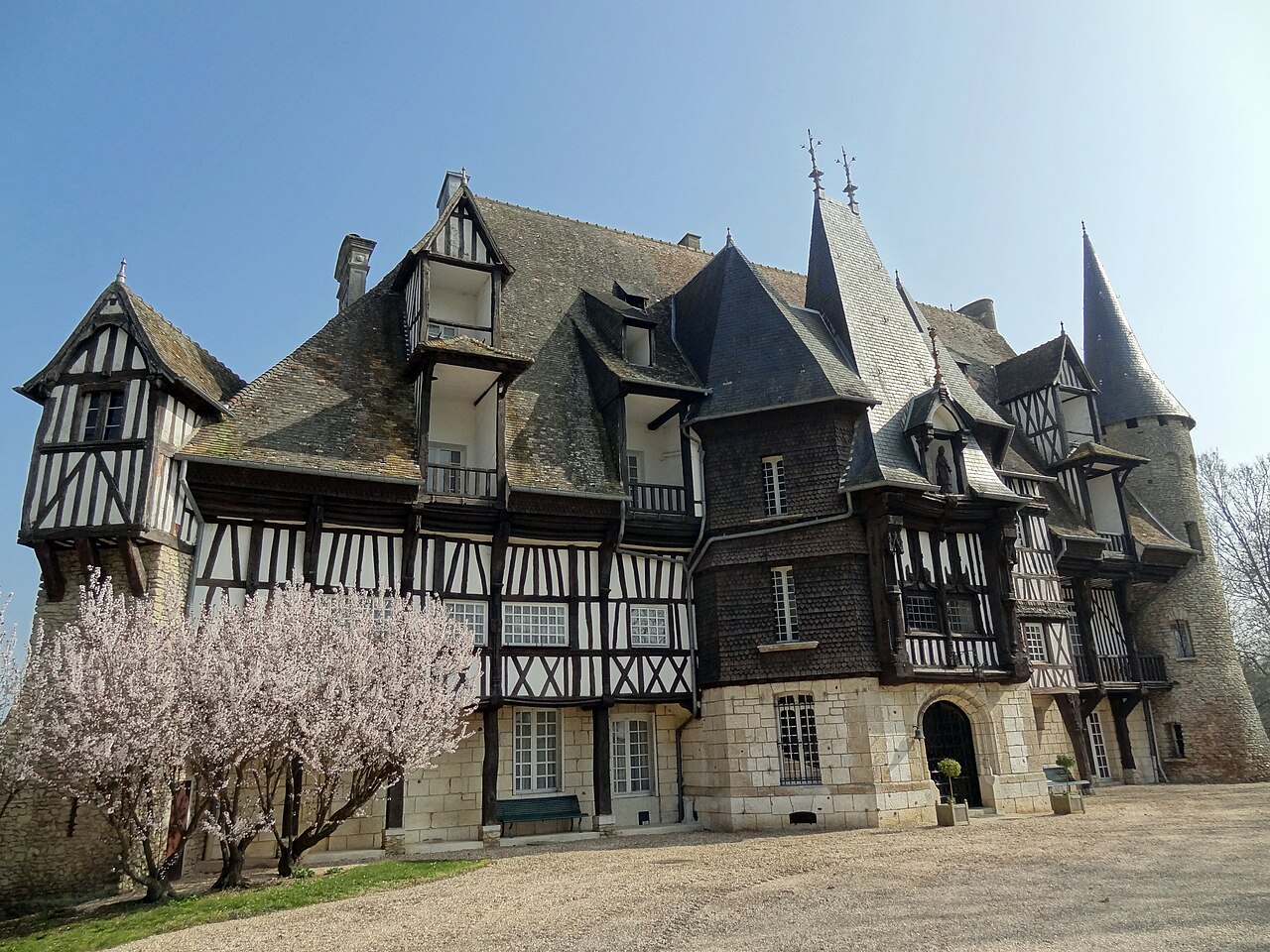 Château de Saint-Hilaire de Louviers 01.JPG
