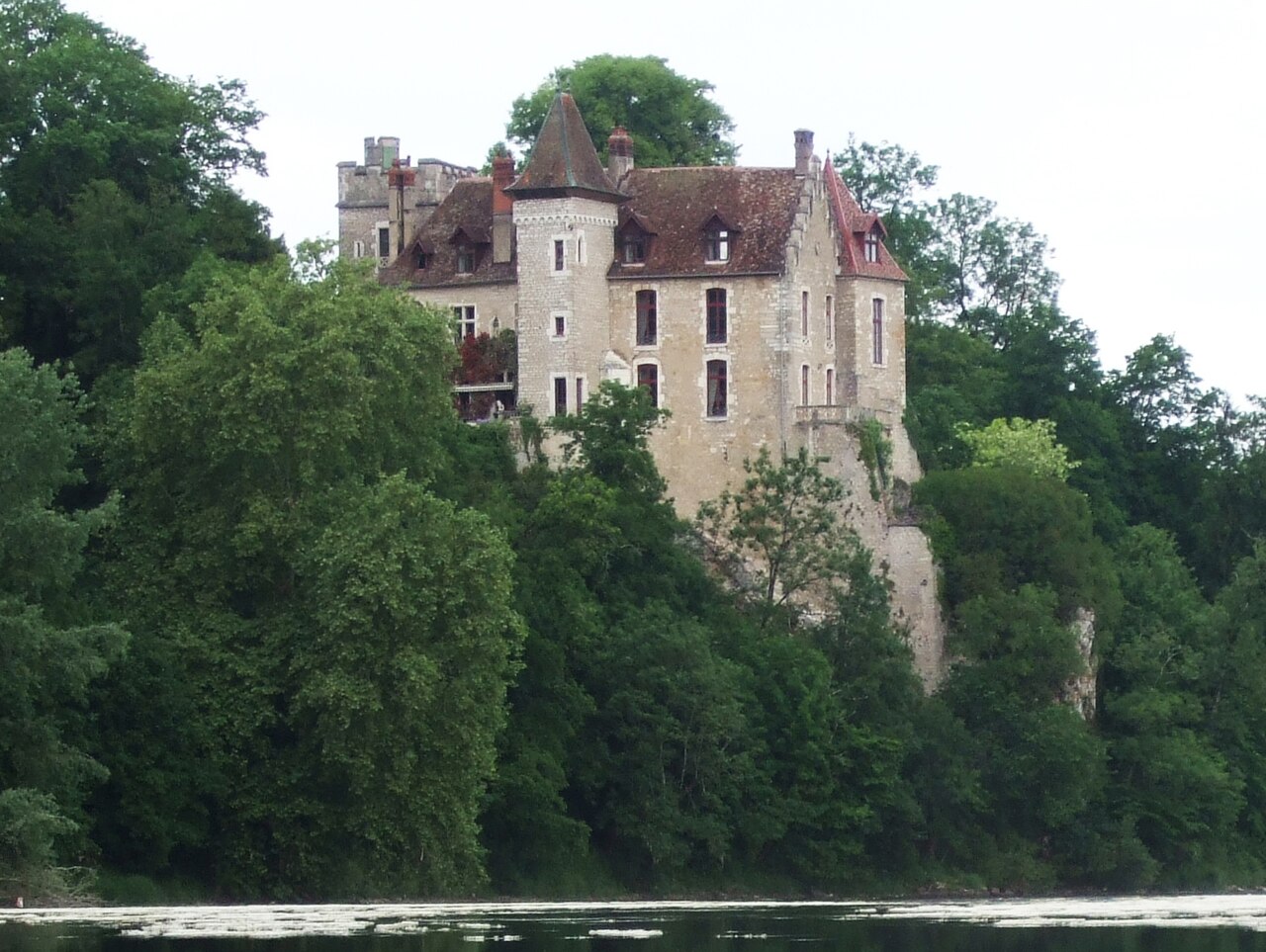Château de Thoraise, замки Франш-Конте, достопримечательности Франции