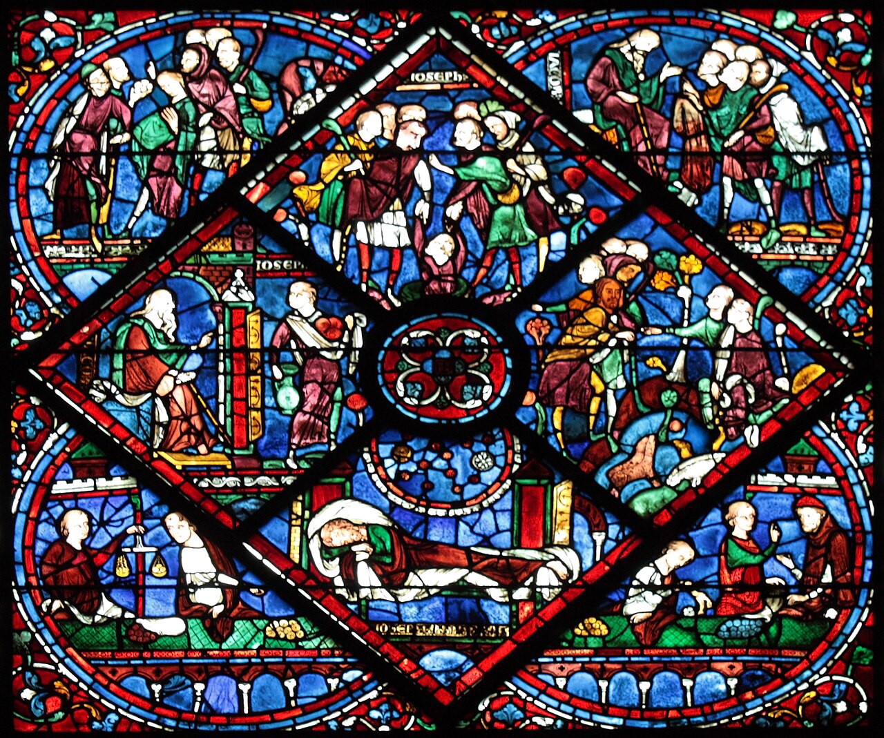 File:Chartres - cathédrale - Histoire de Joseph.JPG Chartres (Шартр), Франция - путеводитель по городу, достопримечательности