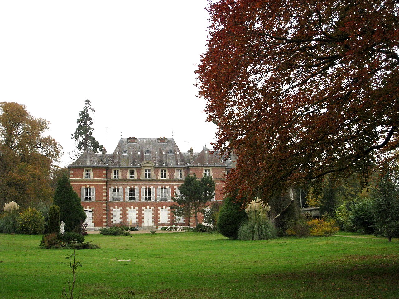 Chateau-Grumesnil.jpg