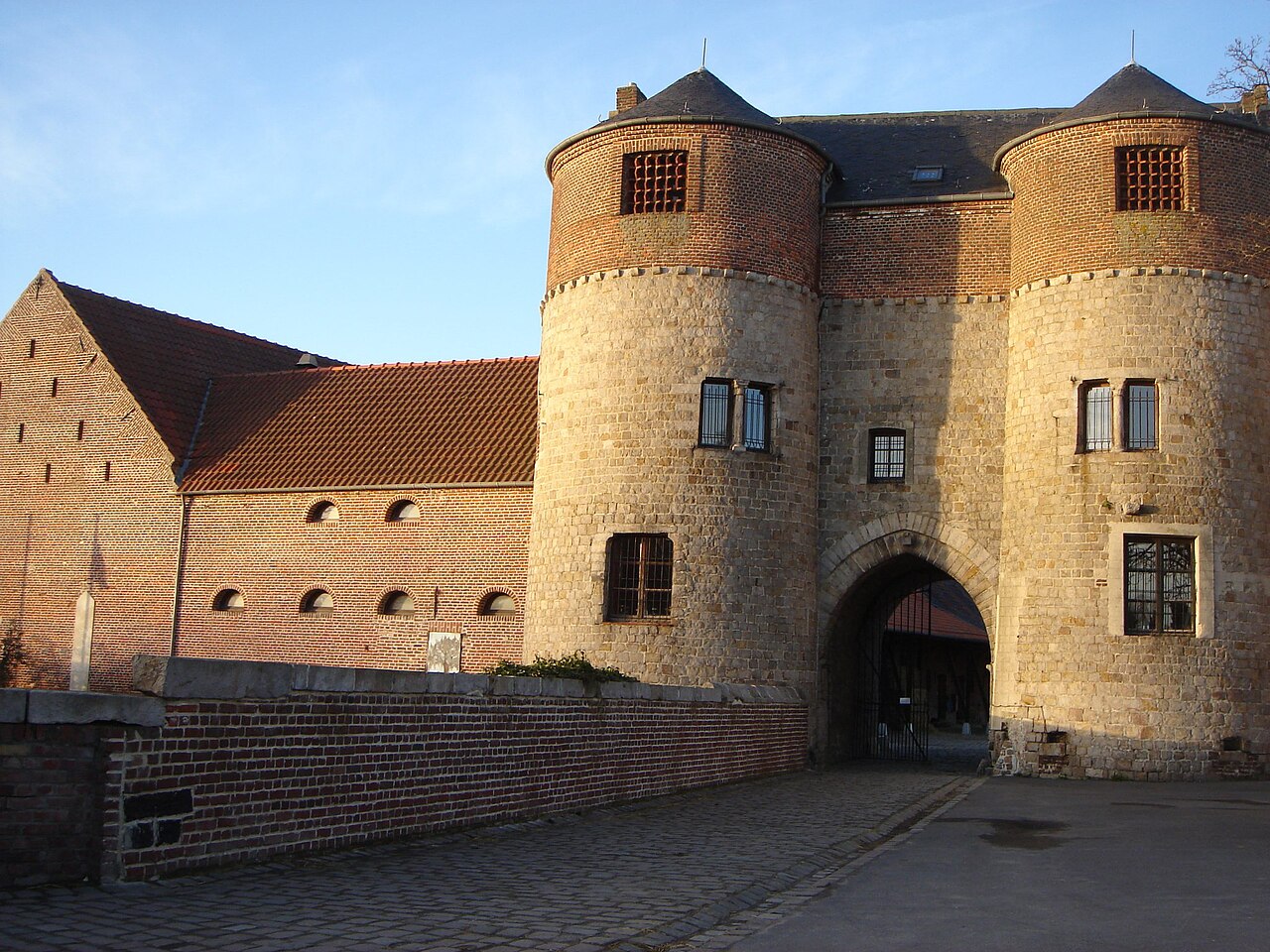 Chateau Montmorency Montigny-en-ostrevent.JPG