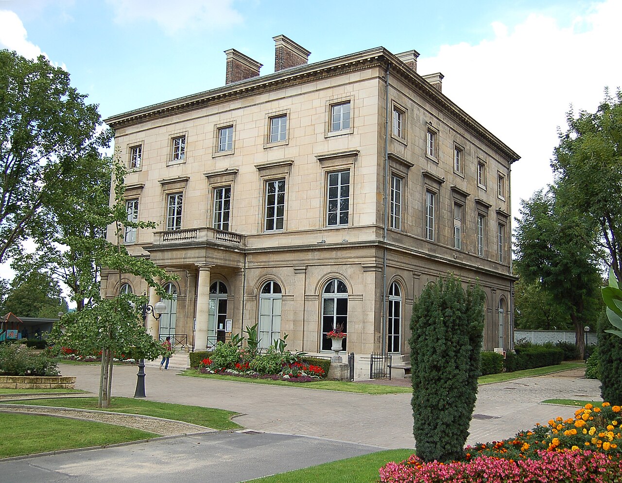 Chateau saint ouen.jpg