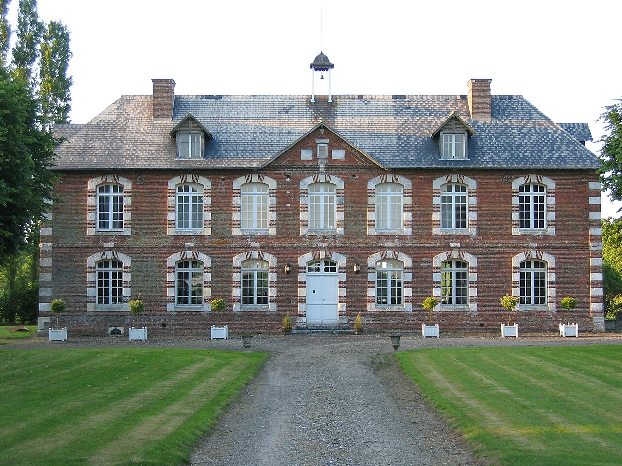 ChateauDeSaintPaulHauville.jpg