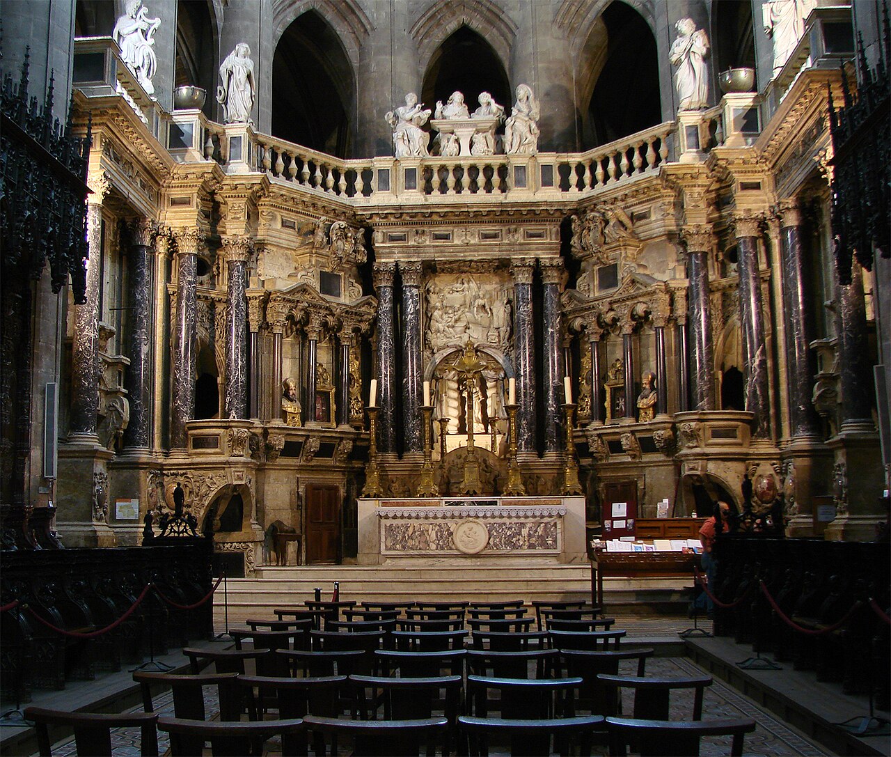 File:Choeur Cathédrale d'Auch 01.jpg