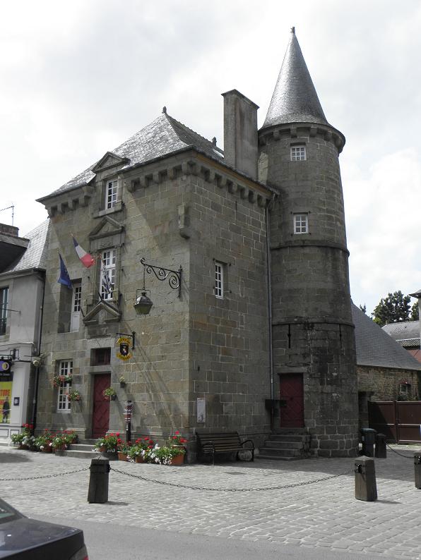 Combourg (35) Hôtel de Trémaudan.jpg