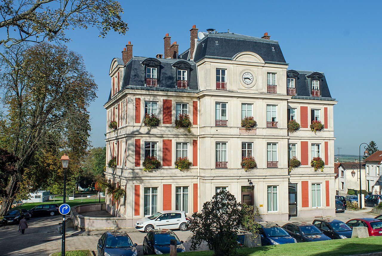 Domont - mairie.jpg