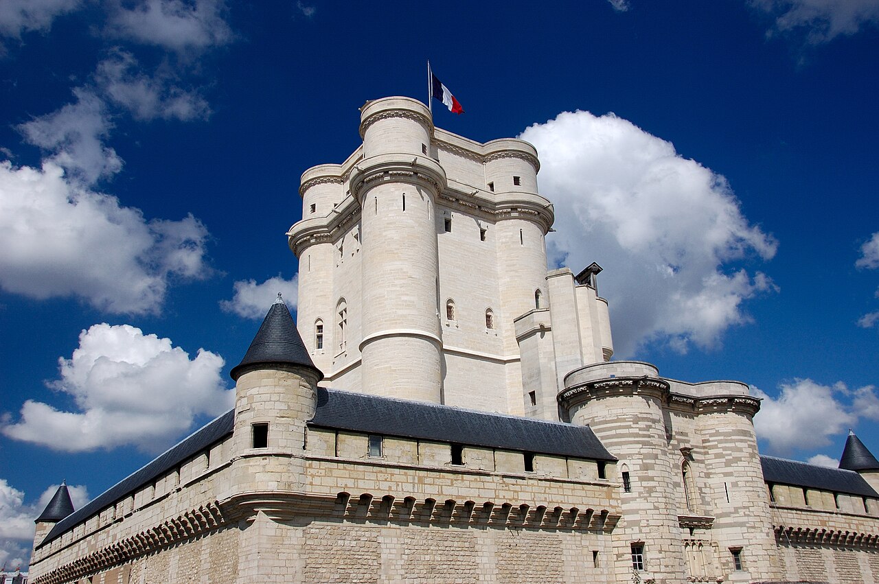 Donjon du Château de Vincennes.jpg