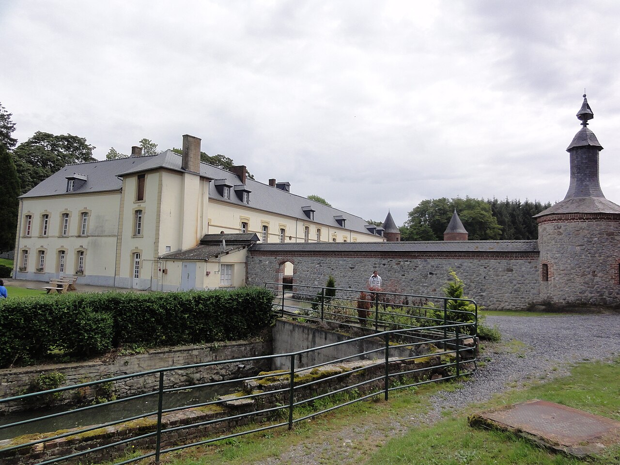 Féron (Nord, Fr) ferme de Pont-de-Sains (2).jpg