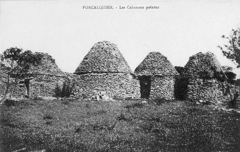 Bories File:Forcalquier les cabanons po.jpg