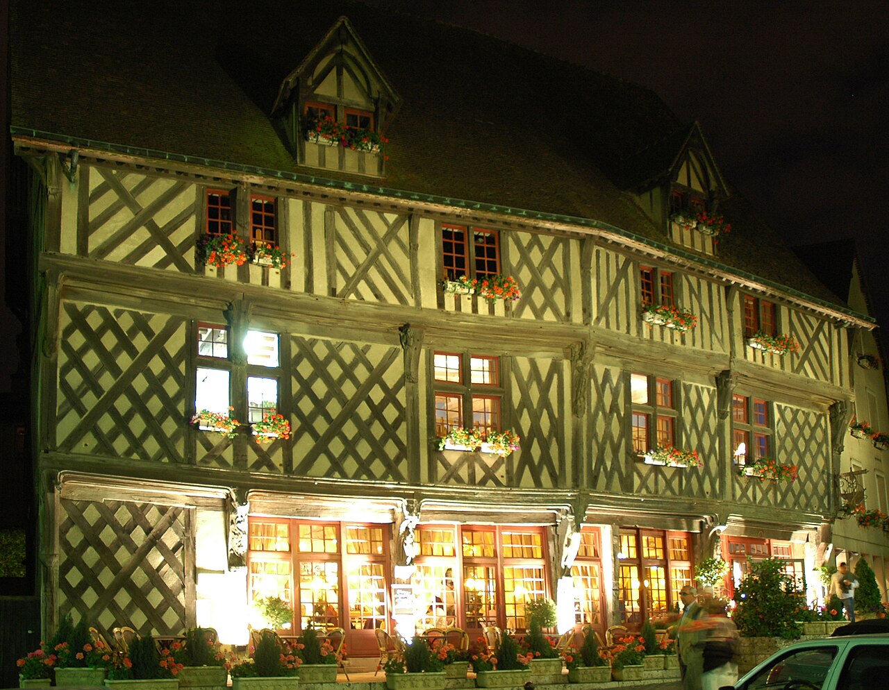 Maison du Saumon Maison du Saumon Chartres (Шартр), Франция - путеводитель по городу, достопримечательности