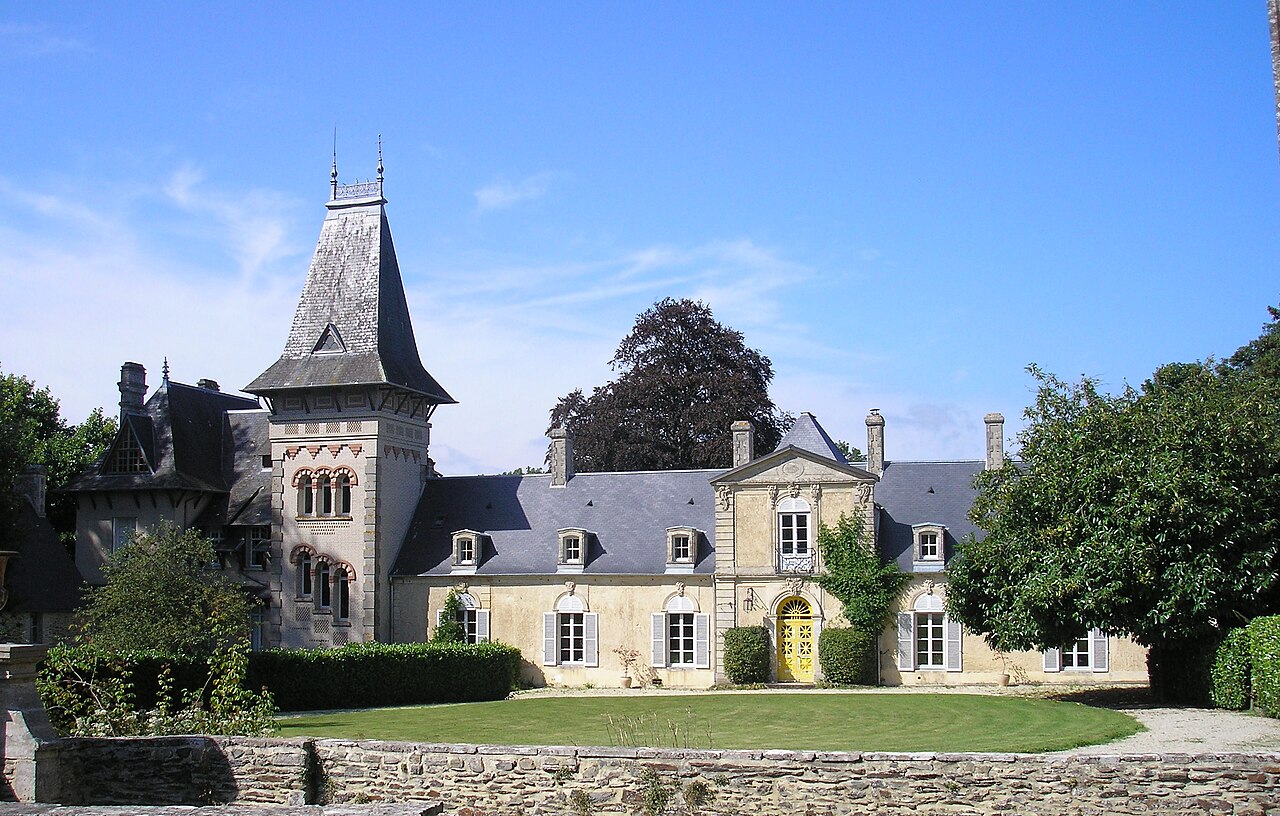 FranceNormandieCerisyLaForetChateauBoullaye.jpg