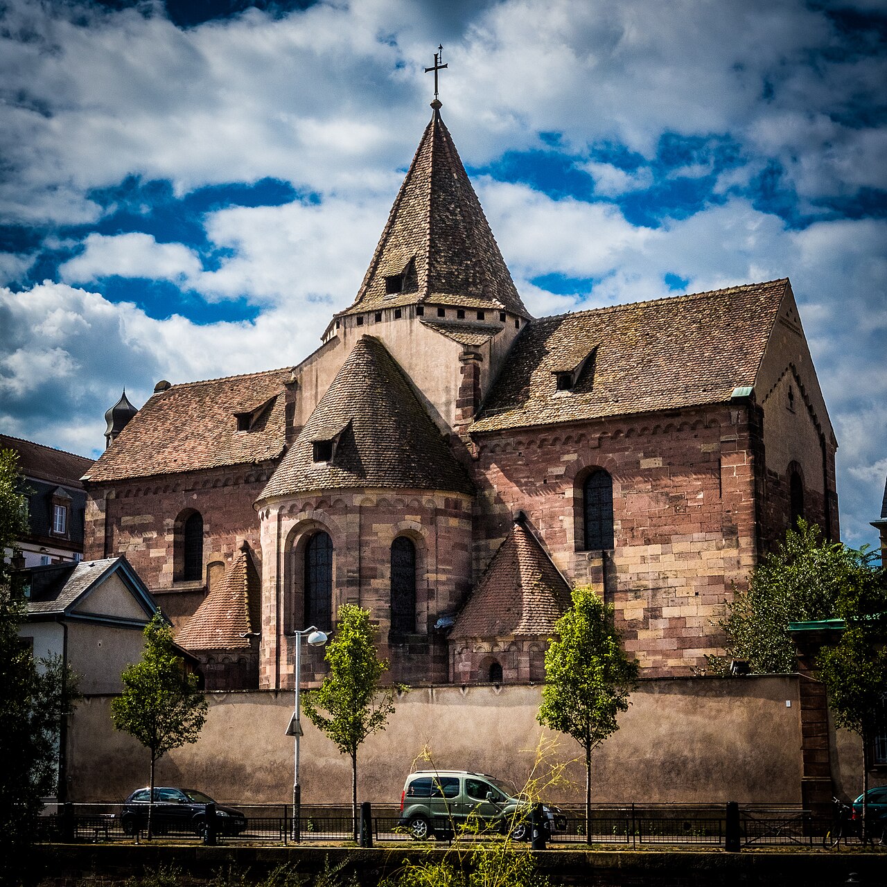File:Église Saint-Étienne de Strasbourg août 2018.jpg