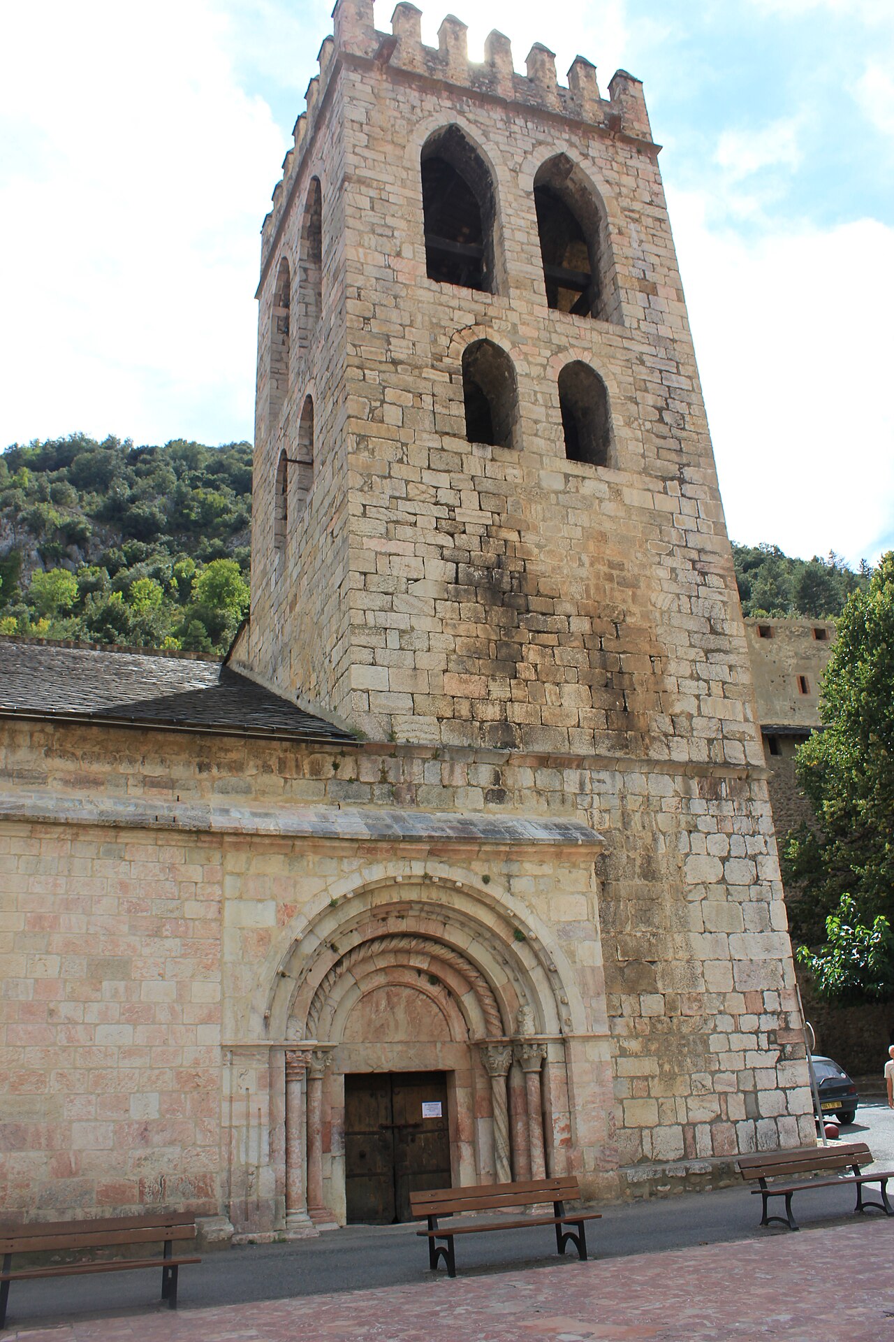 Villefranche-de-Conflent - самые красивые деревни Франции, путеводитель, достопримечательности ЮНЕСКО. Регион Лангедок-Русильон, Восточные Пиренеи, памятники ЮНЕСКО во Франции, укрепления Вобана, Vauban UNESCO sights in France travel guide Languedoc-Rousillon best places most beautiful villages in France Pyrenees Orientales what to see что посмотреть фотографии Вильфранш-де-Конфлан