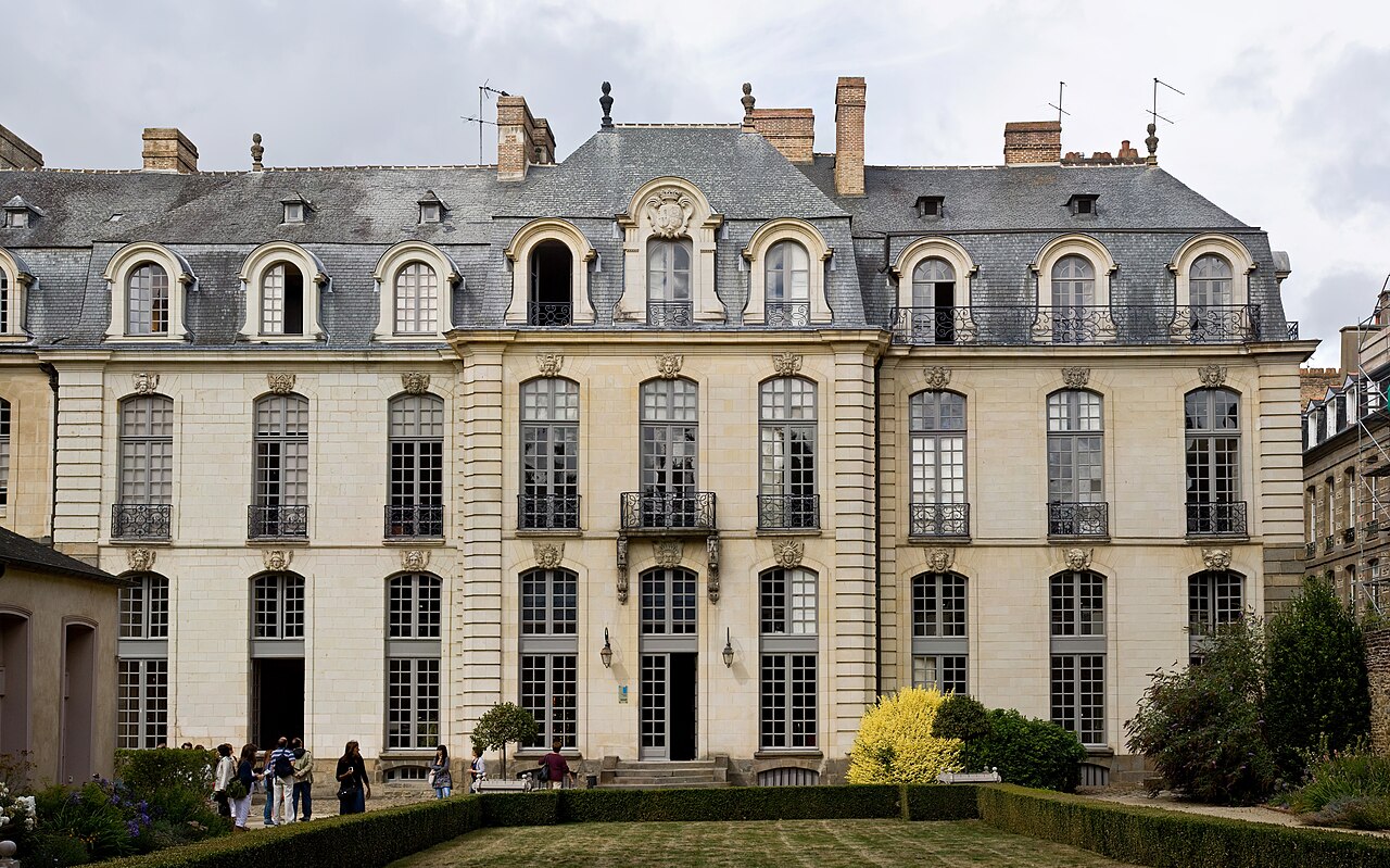 File:Hôtel de Blossac, Aug 2010.jpg Достопримечательности Ренна
