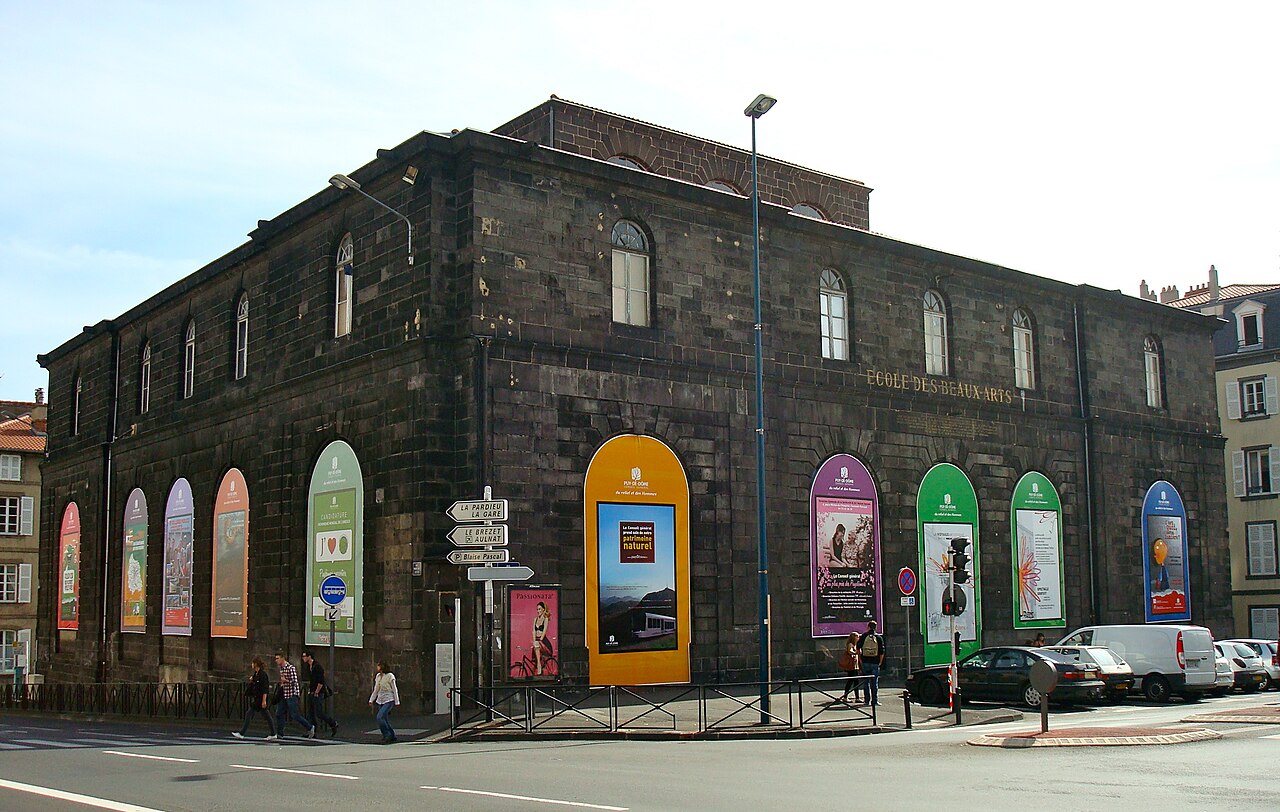 File:Halle aux blés à clermont-ferrand.jpg