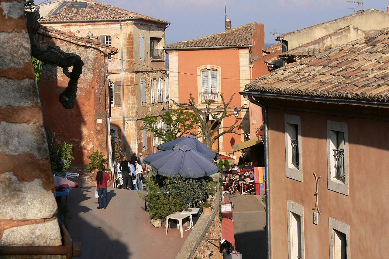 Фотографии: Roussillon - достопримечательности Русийона, Прованс, Франция. Что посмотреть в Русийоне. Окрестности Авиньона. Охристая тропа - Le Sentier des Ocres. Куда съездить из Авиньона, что обязательно стоит посмотреть в Провансе, самые красивые пейзажи Прованса, самые интересные места в провансе, недалеко от Марселя, от Экс ан Прованса, от Авиьона
