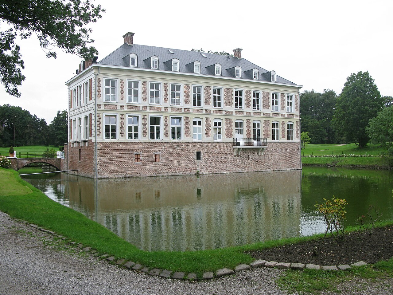 Jielbeaumadier chateau du sart sud 1 vda 2010.jpg