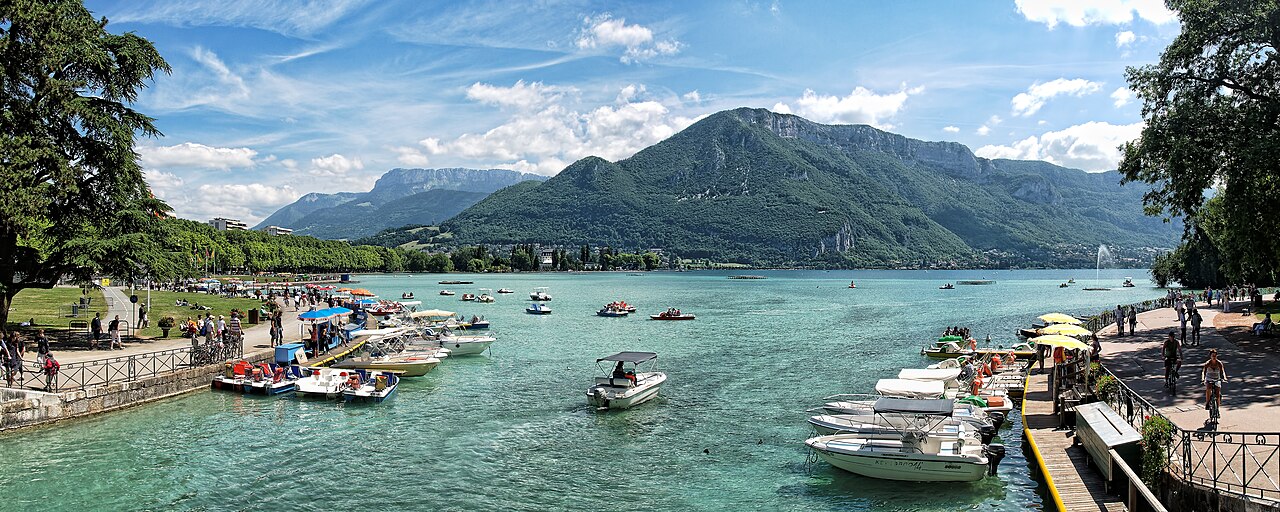 File:Lac d'Annecy.jpg