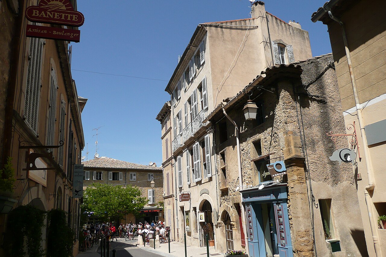 Lourmarin (Лурмарен), Прованс, Франция Lourmarin (Лурмарен), Прованс, Франция