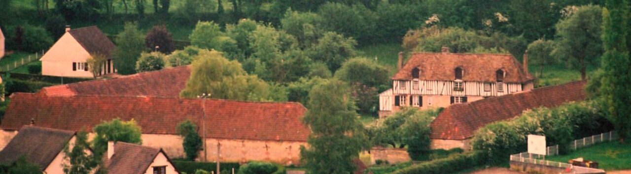 Manoir seigneurial de La Rivière au Grand-Andely.jpg