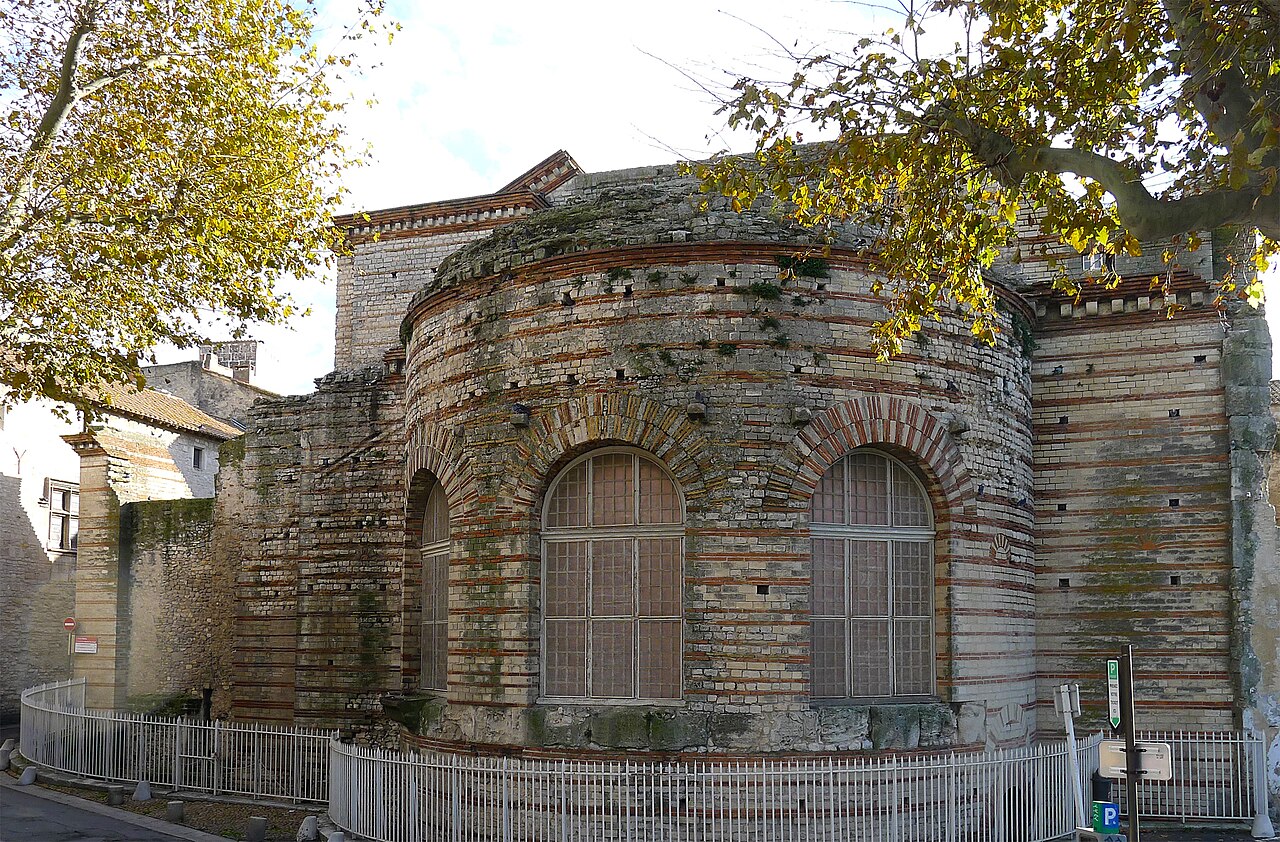 Термы Константина (Thermes de Constantin) - достопримечательности Арля Термы Константина (Thermes de Constantin) - достопримечательности Арля