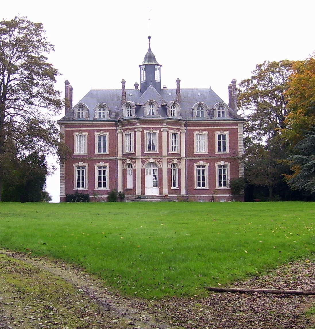 Plasnes château de La Vallée.jpg