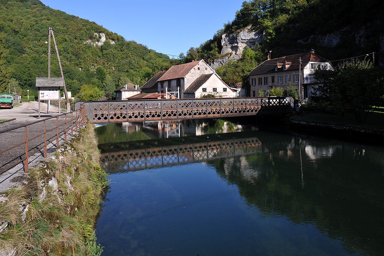 Lods (Ло), Franche-Comte - достопримечательности, путеводитель по городам Франции Lods (Ло), Franche-Comte - достопримечательности, путеводитель по городам Франции