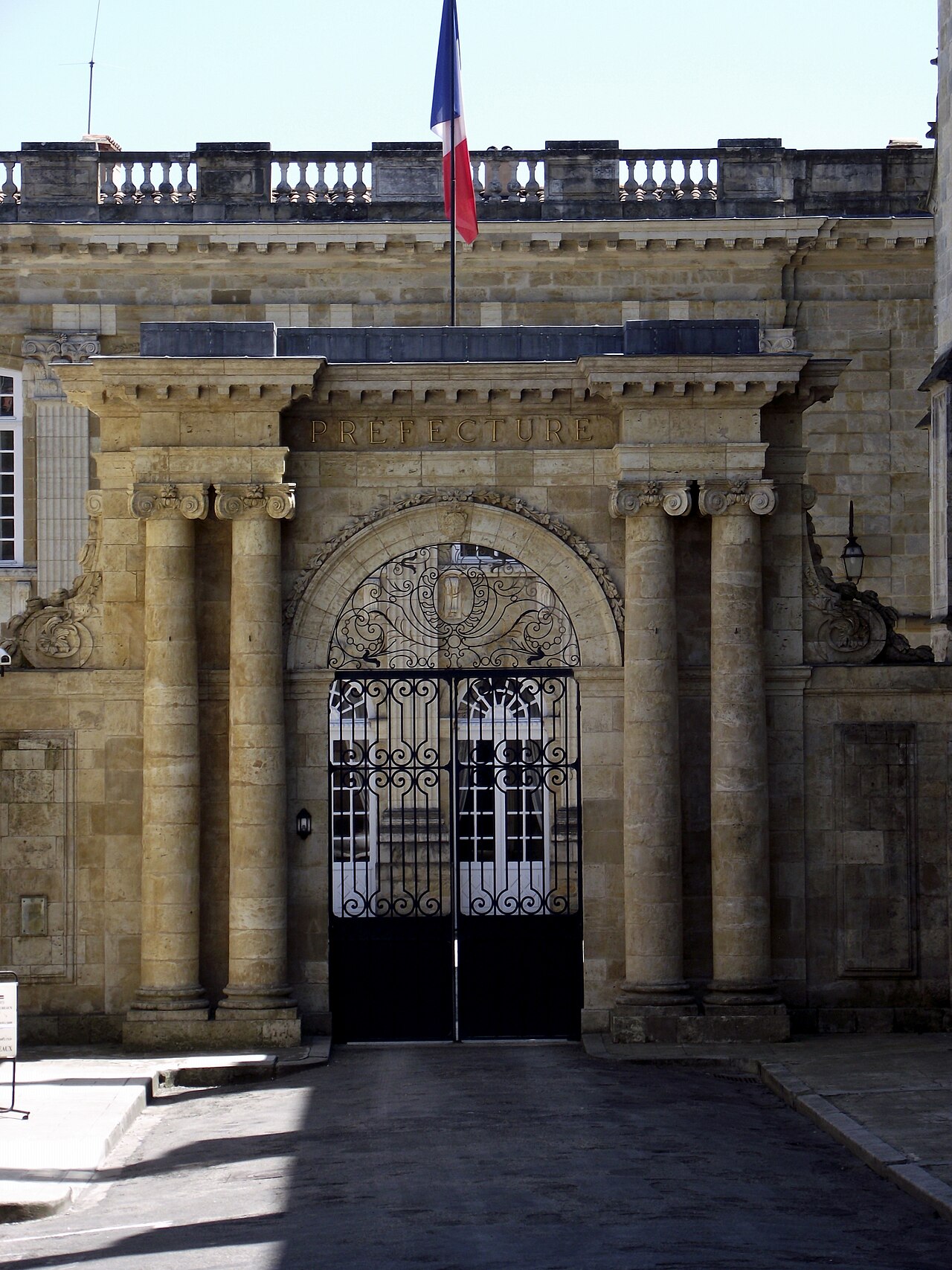 File:Préfecture du Gers (France).JPG