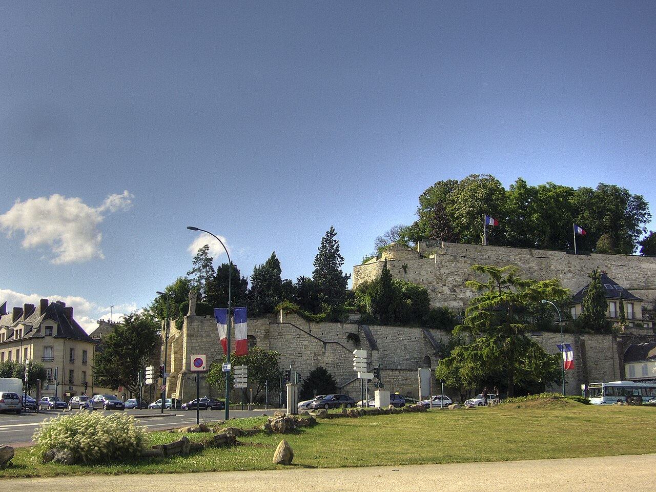 Remparts de Pontoise - vue gauche.jpg