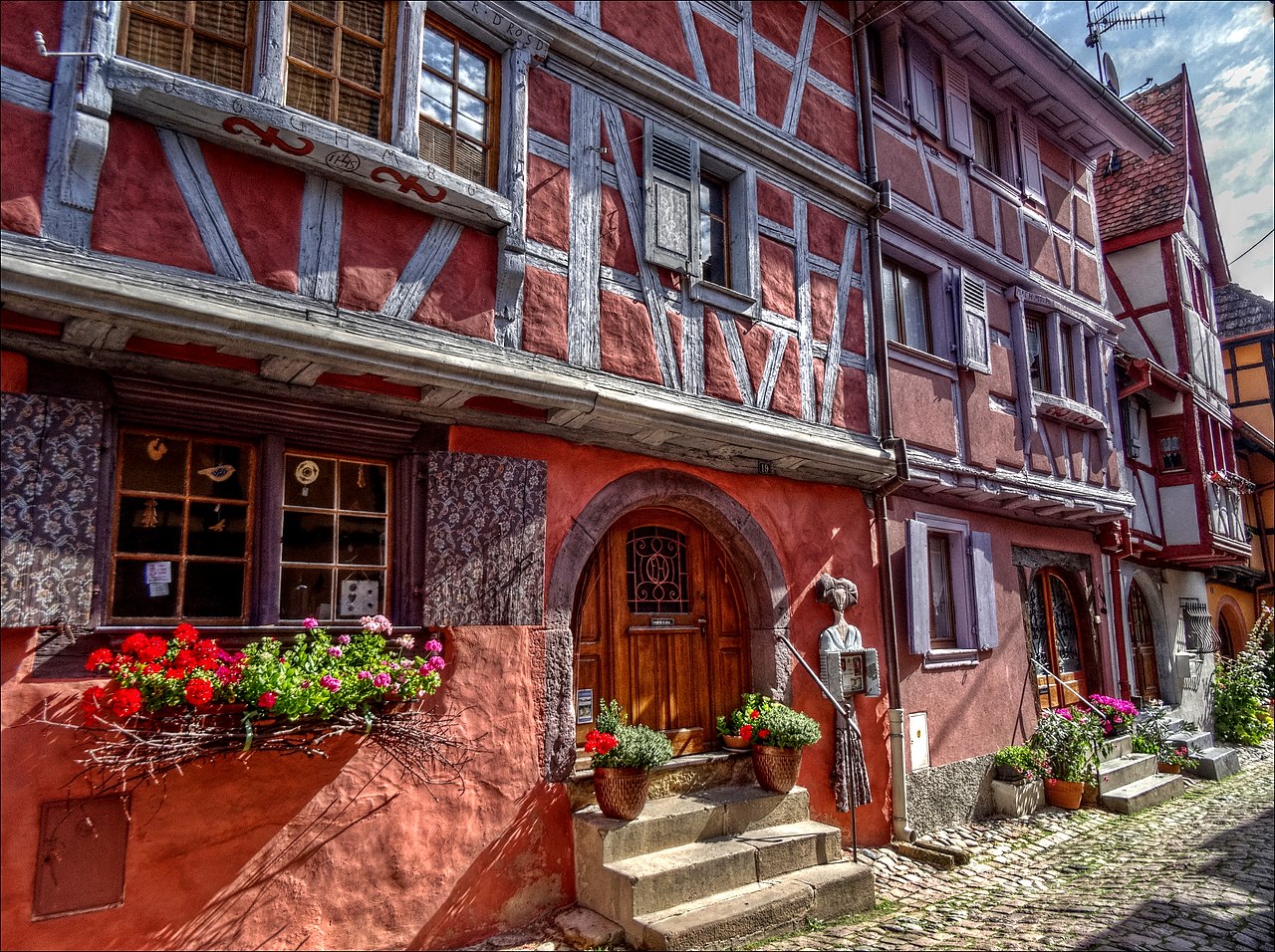 File:Rue du Rempart Nord, Eguisheim, Alsace - panoramio.jpg