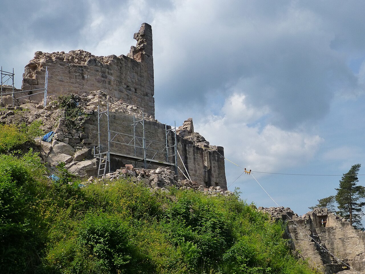 Ruines du Kagenfels en cours de restauration-2015 (3).jpg
