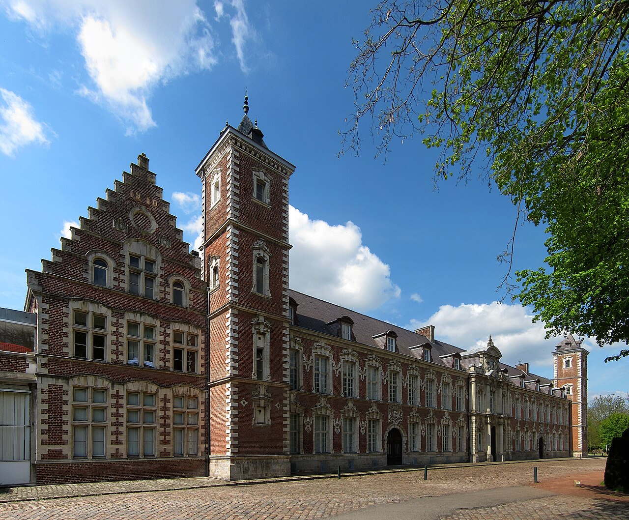 Seclin hospice facade s ass.jpg