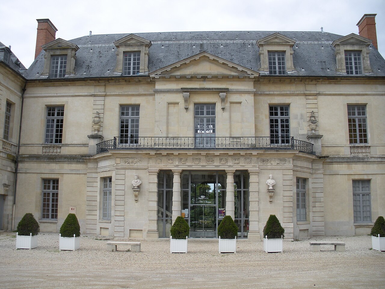 Sucy-en-Brie - Château de Sucy.jpg