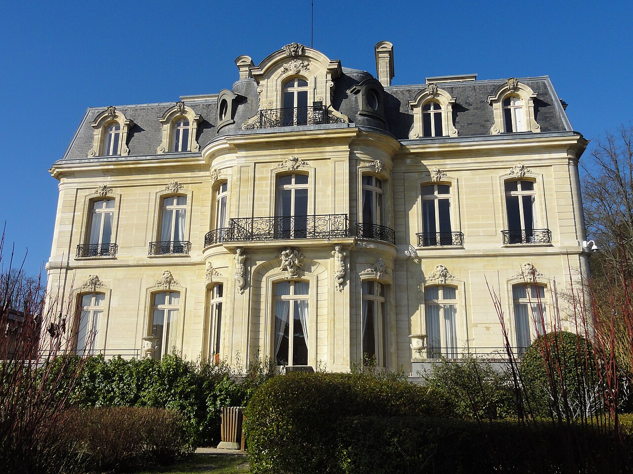 Taverny (95), château de la Tuyolle.jpg