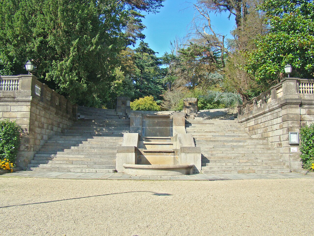 File:Thabor entree rue paris.JPG Достопримечательности Ренна