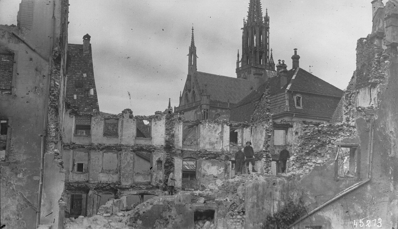 Thann после бомбардировки 1915 года Thann после бомбардировки 1915 года - Танн, достопримечательности, путеводитель по городу, окрестности Мюлуза
