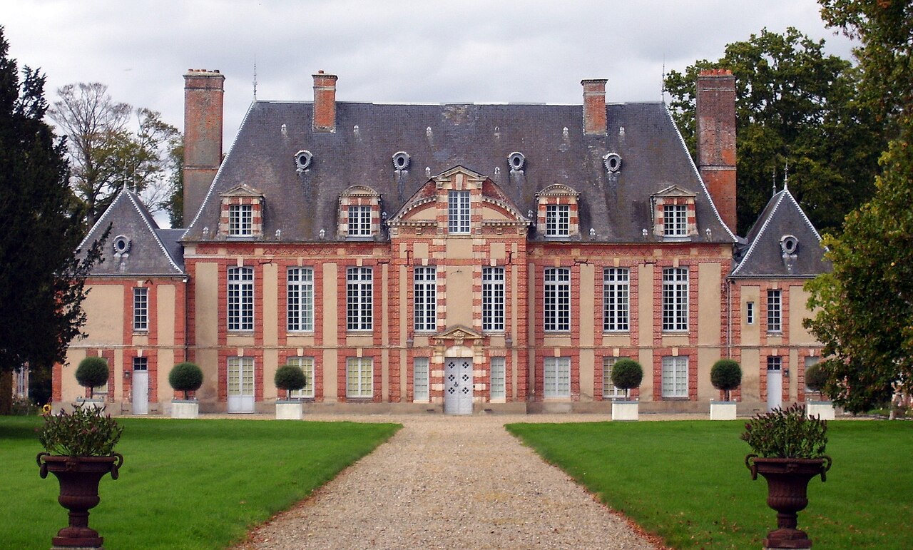 Valailles Château du Theil.jpg