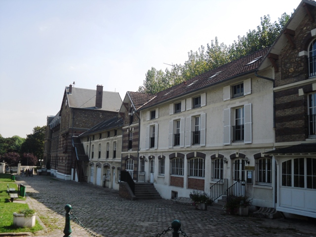 Verrieres-le-Buisson Centre Culturel Andre-Malraux.JPG