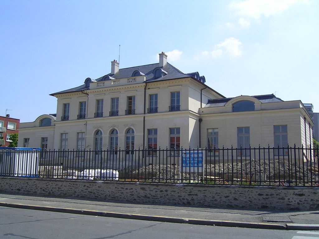 Villemomble - Château seigneurial.jpg