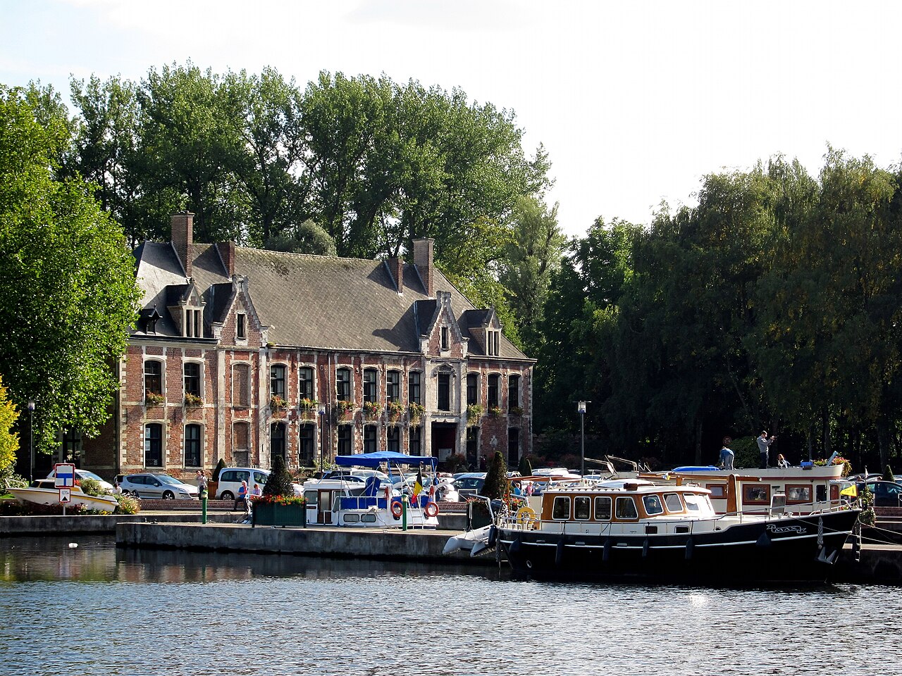 Wambrechie chateau de robersart.JPG